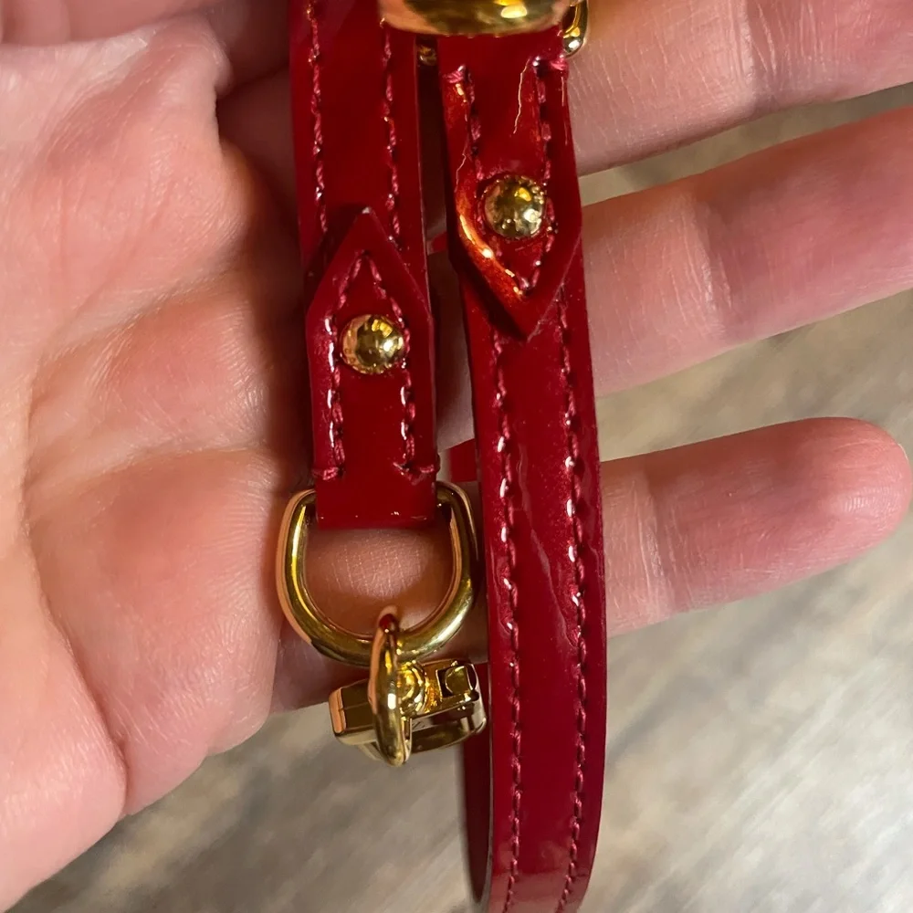 Louis Vuitton Red Vernis Pochette Strap - Picture 4 of 8
